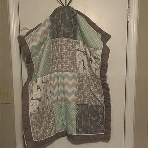 The Peanutshell Kids Cotton Patchwork Giraffe Quilt